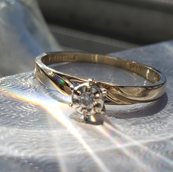 Vintage Stylecraft 10kt gold and diamond ring size 6 - Picture 4 of 16